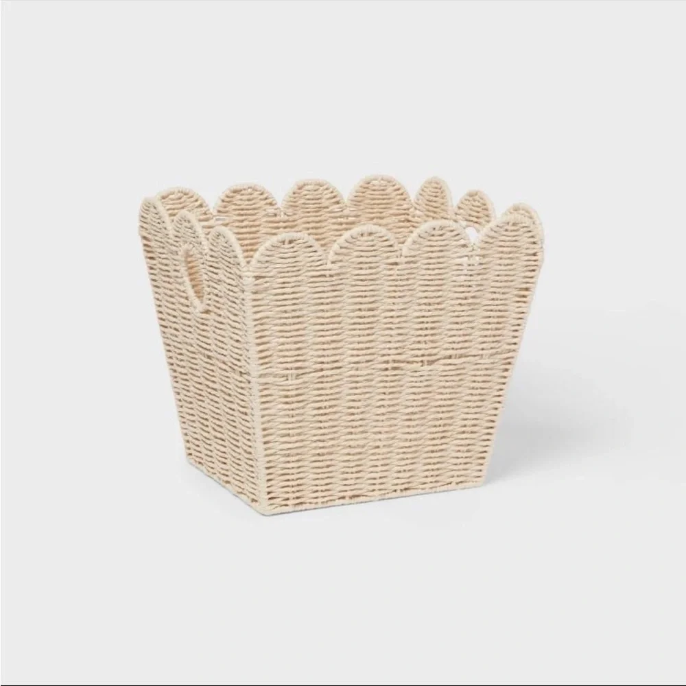 Large Woven Scallop Kids' Storage Basket - Pillowfort